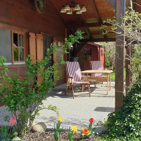 Idyllisches Sommerferienhaus בית נופש *